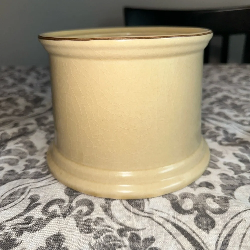 Vintage & Discontinued Pfaltzgraff Village Tea Canister - Picture 3 of 9